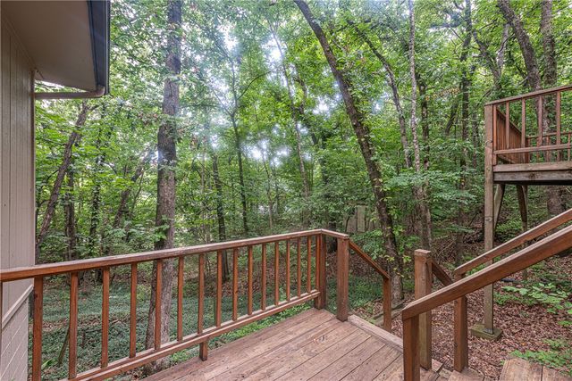 1146 N Eastwood Drive, Fayetteville, AR 72701