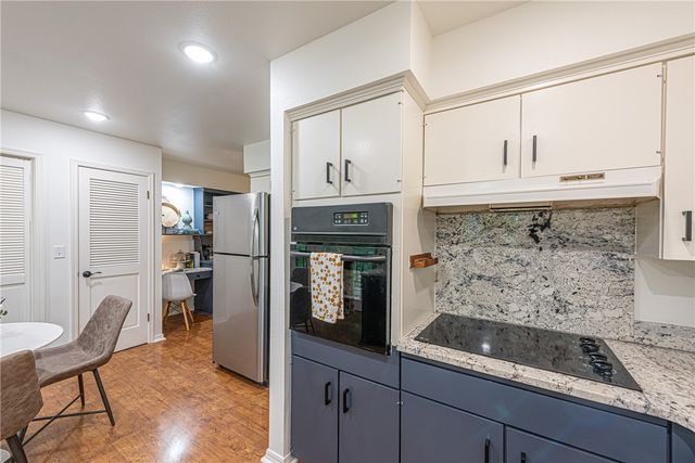 1146 N Eastwood Drive, Fayetteville, AR 72701