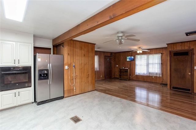1060 Oakdale Drive SE, Smyrna, GA 30080