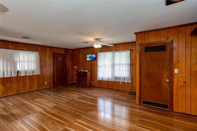 1060 Oakdale Drive SE, Smyrna, GA 30080