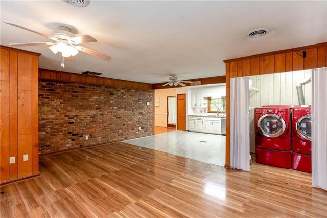 1060 Oakdale Drive SE, Smyrna, GA 30080