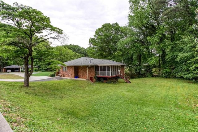 1060 Oakdale Drive SE, Smyrna, GA 30080