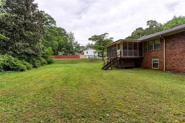 1060 Oakdale Drive SE, Smyrna, GA 30080