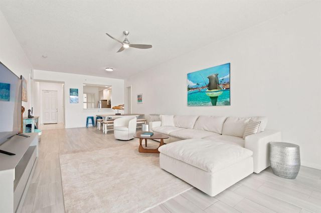 11 Harbour Isle Drive W 206, Fort Pierce, FL 34949