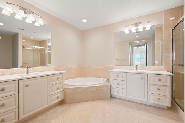 11 Harbour Isle Drive W 206, Fort Pierce, FL 34949