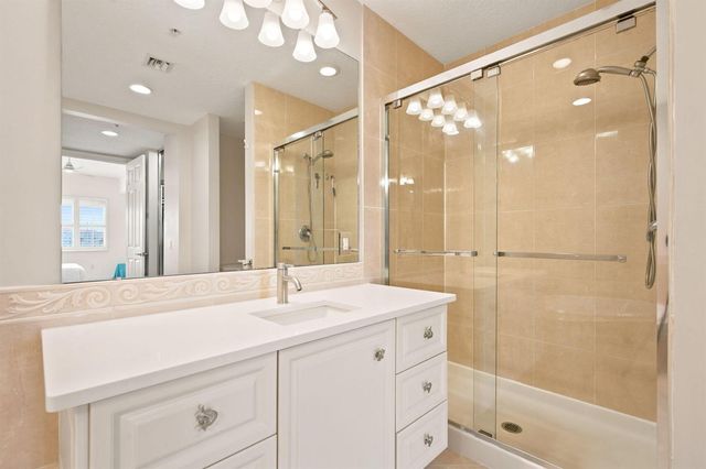 11 Harbour Isle Drive W 206, Fort Pierce, FL 34949