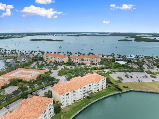 11 Harbour Isle Drive W 206, Fort Pierce, FL 34949