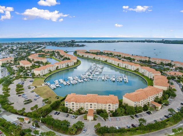 11 Harbour Isle Drive W 206, Fort Pierce, FL 34949
