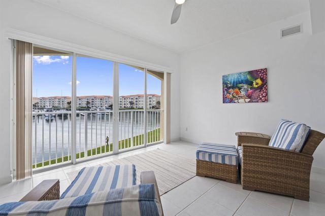 11 Harbour Isle Drive W 206, Fort Pierce, FL 34949