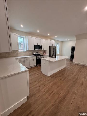 397 13th Street 2, Newark, NJ 07107