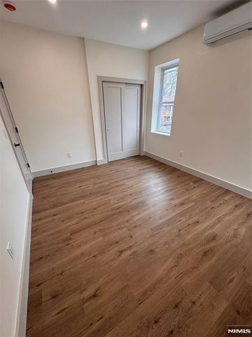 397 13th Street 2, Newark, NJ 07107