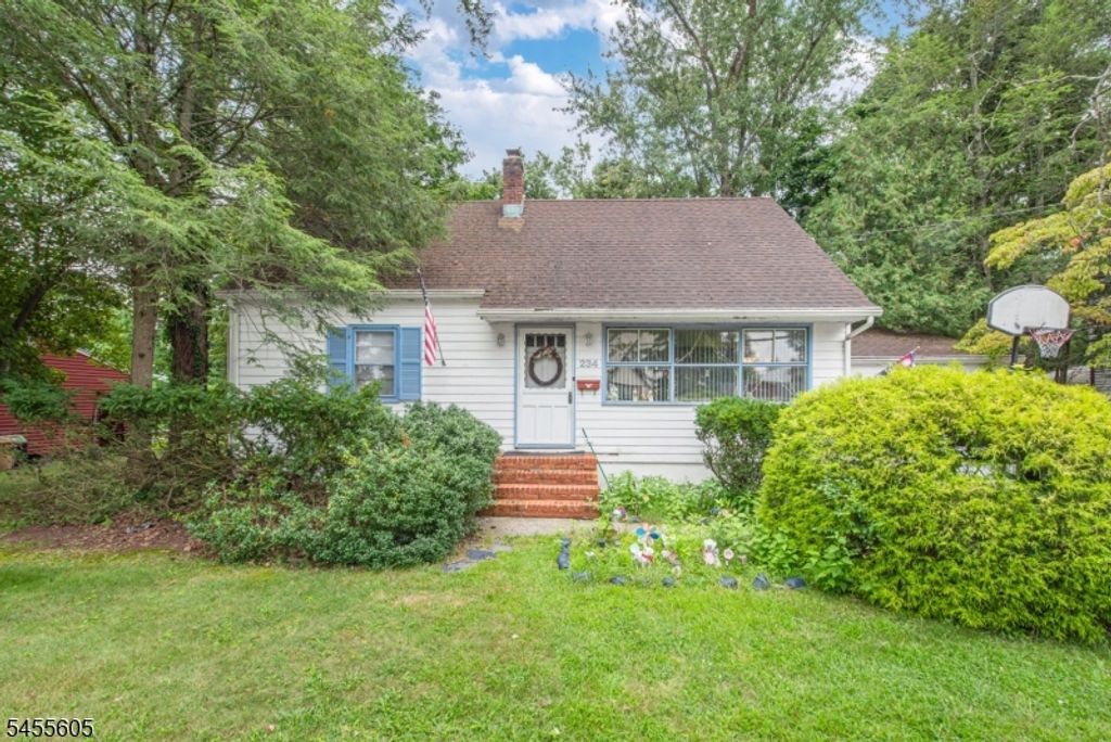 234 E Glen Ave, Ridgewood Village, NJ 07450 — exterior