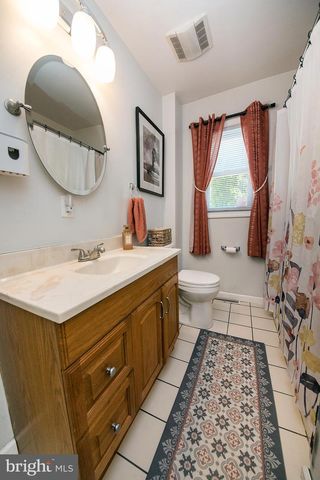 276 CLAMER, Ewing, NJ 08628