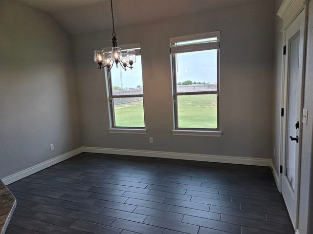 5976 NE Tadpole Dr, Elgin, OK 73538