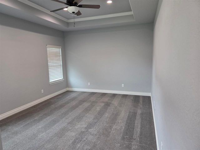 5976 NE Tadpole Dr, Elgin, OK 73538