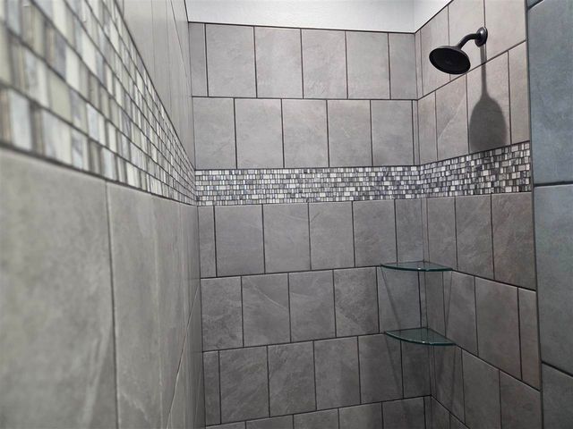 5976 NE Tadpole Dr, Elgin, OK 73538