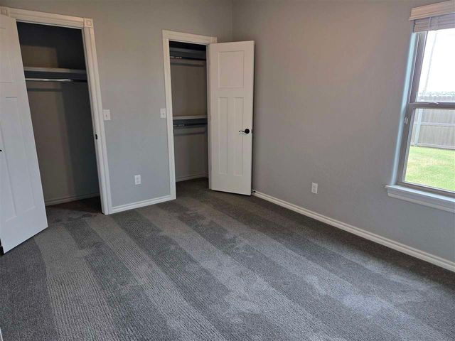 5976 NE Tadpole Dr, Elgin, OK 73538