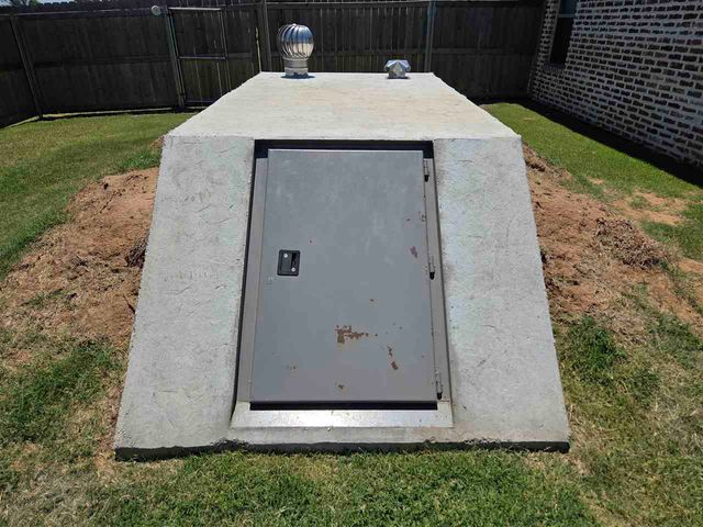 5976 NE Tadpole Dr, Elgin, OK 73538