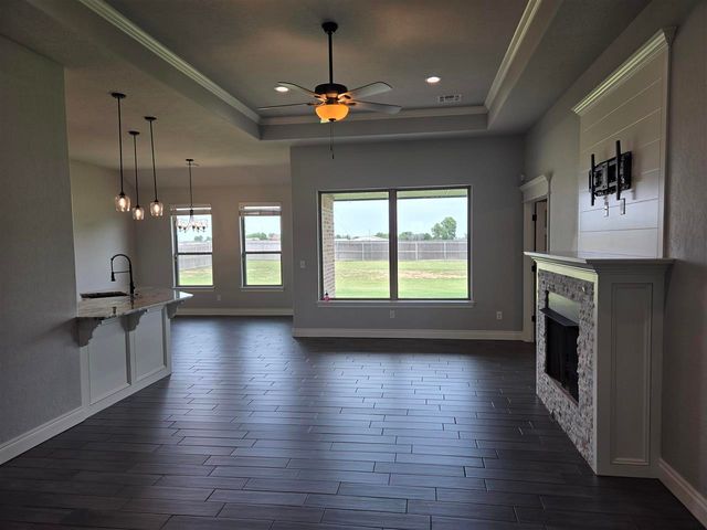 5976 NE Tadpole Dr, Elgin, OK 73538