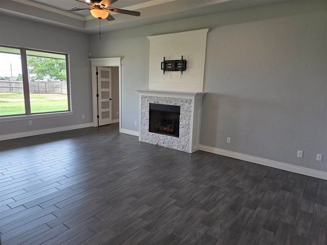 5976 NE Tadpole Dr, Elgin, OK 73538