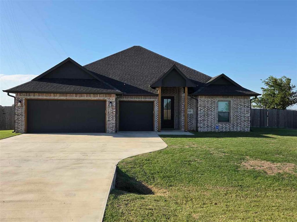 5976 NE Tadpole Dr, Elgin, OK 73538