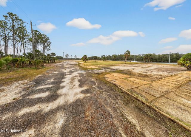 24616 Yacht Club Drive, Pass Christian, MS 39571