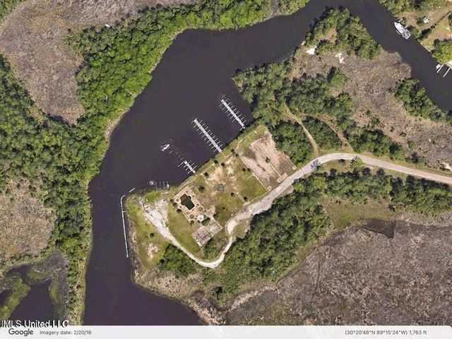 24616 Yacht Club Drive, Pass Christian, MS 39571