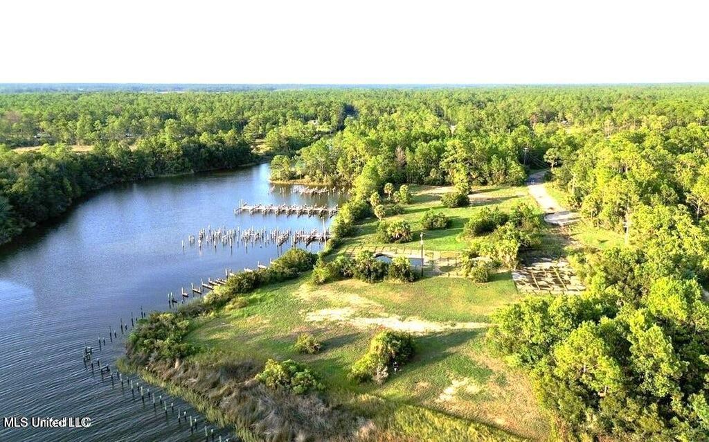 24616 Yacht Club Drive, Pass Christian, MS 39571
