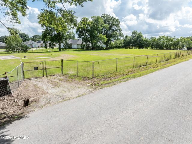 113 Des Jacques Road, Lafayette, LA 70506