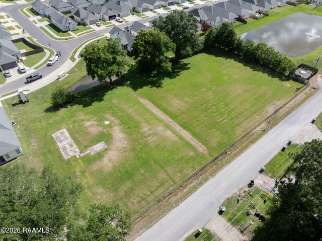 113 Des Jacques Road, Lafayette, LA 70506