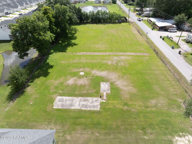 113 Des Jacques Road, Lafayette, LA 70506