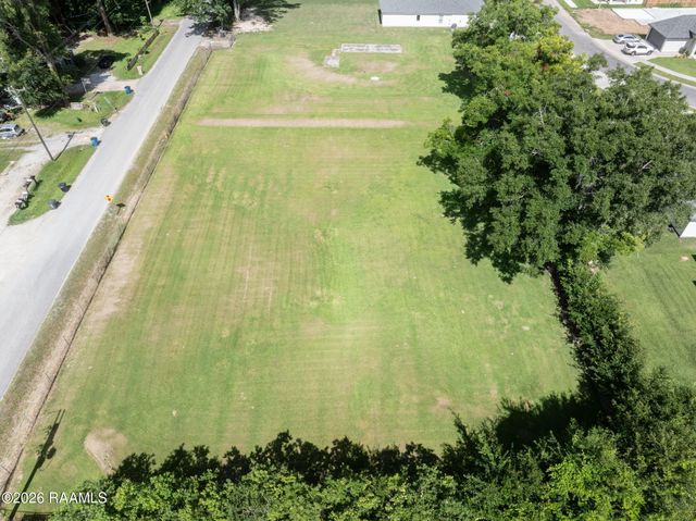 113 Des Jacques Road, Lafayette, LA 70506