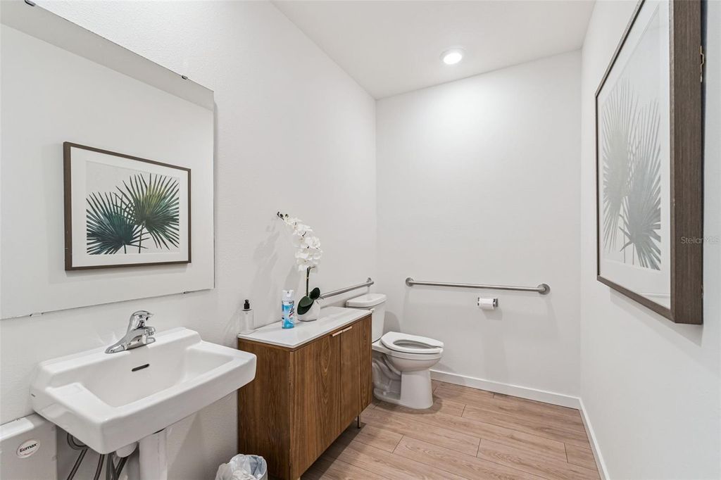 Image 27 of property listing at 1123 MORFONTAINE STREET, Daytona Beach, FL 32124