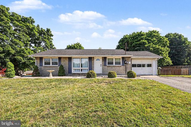 211 FERN AVENUE, Carlisle, PA 17013