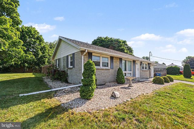 211 FERN AVENUE, Carlisle, PA 17013