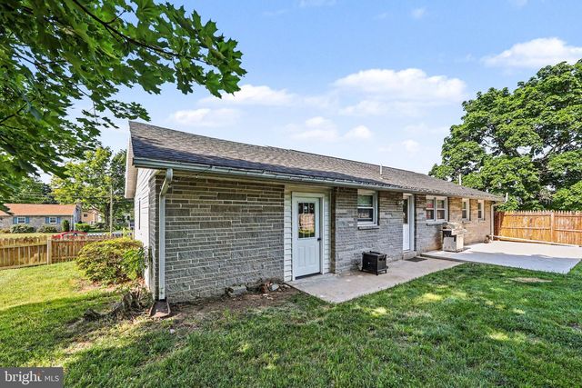 211 FERN AVENUE, Carlisle, PA 17013