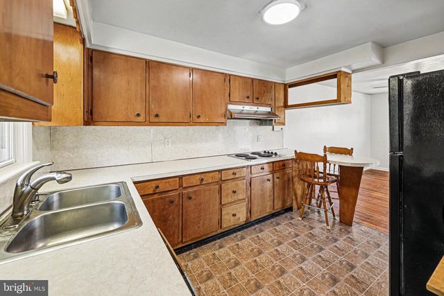 211 FERN AVENUE, Carlisle, PA 17013