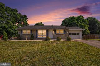 211 FERN AVENUE, Carlisle, PA 17013