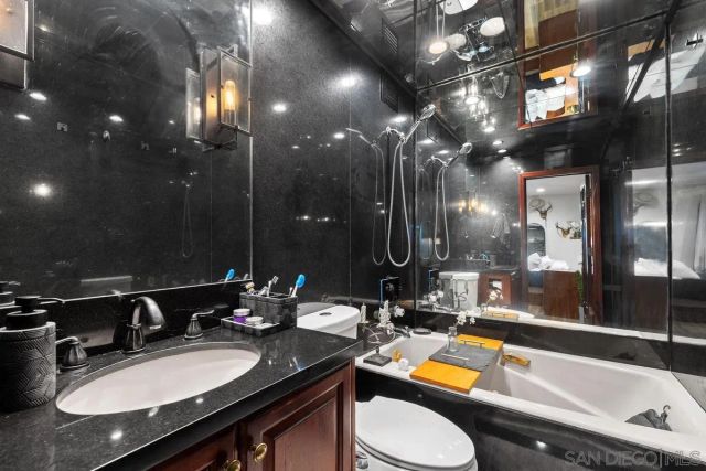 1775 Diamond 105, San Diego, CA 92109
