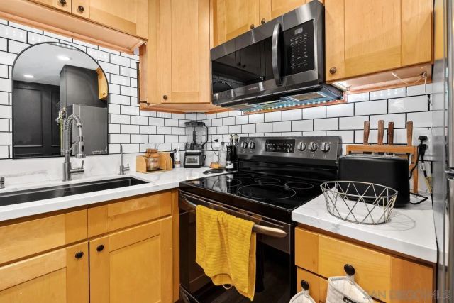1775 Diamond 105, San Diego, CA 92109