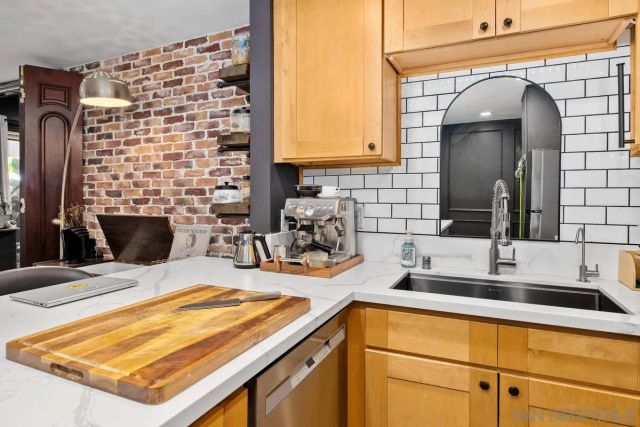 1775 Diamond 105, San Diego, CA 92109