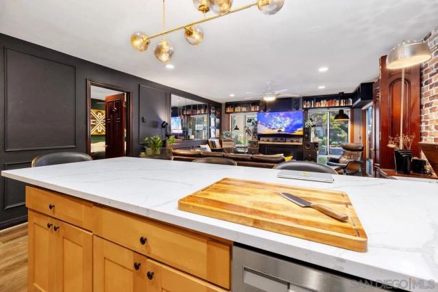 1775 Diamond 105, San Diego, CA 92109