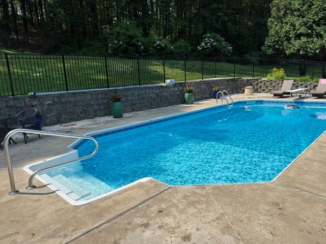 697 Florence Road, Northampton, MA 01062