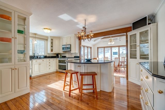 697 Florence Road, Northampton, MA 01062