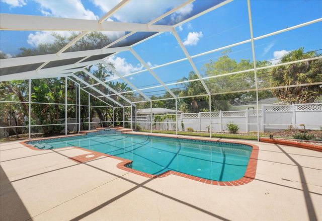 802 ALLAMANDA DRIVE, Largo, FL 33770