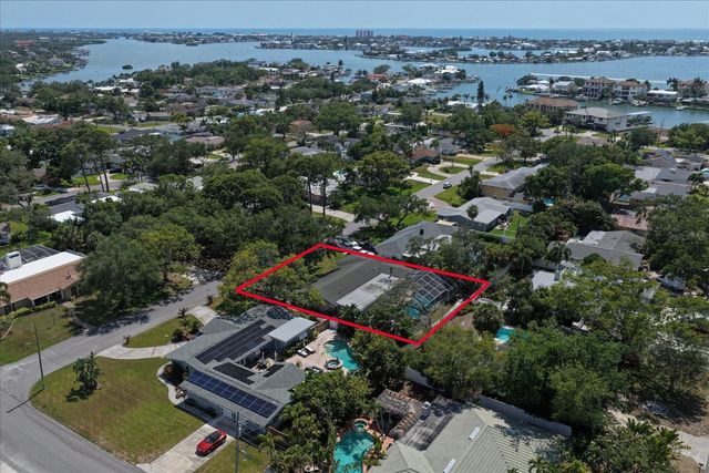 802 ALLAMANDA DRIVE, Largo, FL 33770