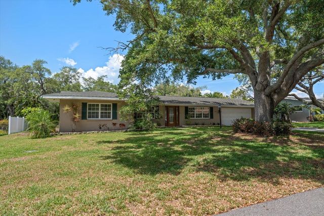 802 ALLAMANDA DRIVE, Largo, FL 33770