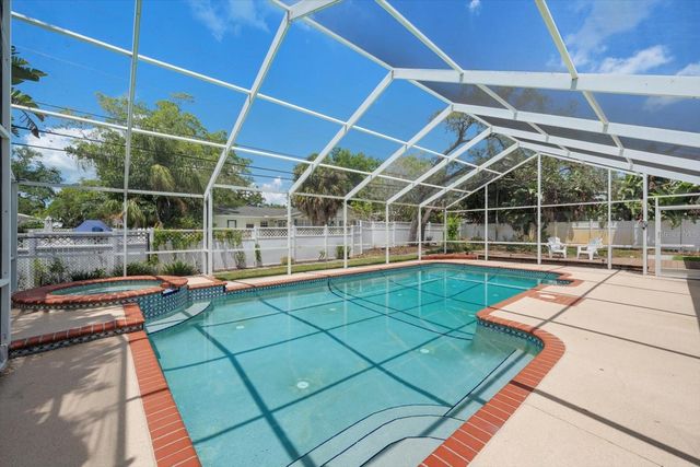 802 ALLAMANDA DRIVE, Largo, FL 33770
