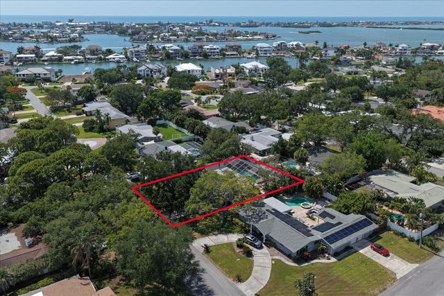 802 ALLAMANDA DRIVE, Largo, FL 33770