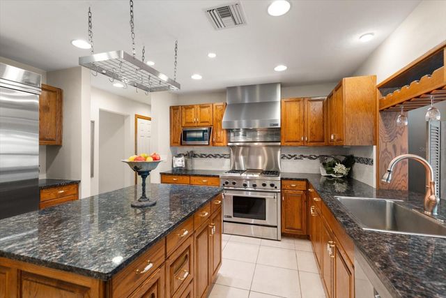 802 ALLAMANDA DRIVE, Largo, FL 33770
